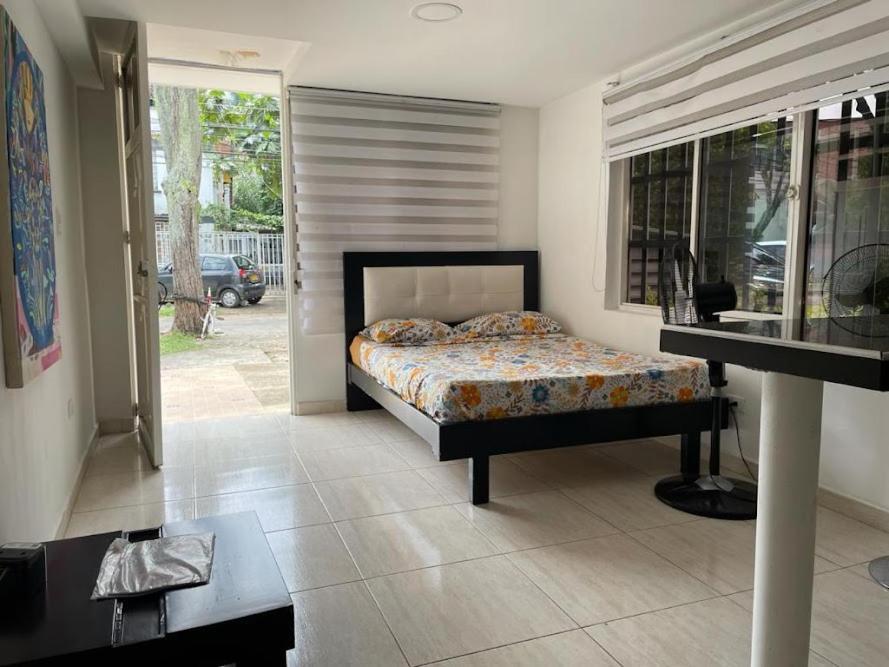 Home To Go Hostal Apartamentos Cali Exterior photo