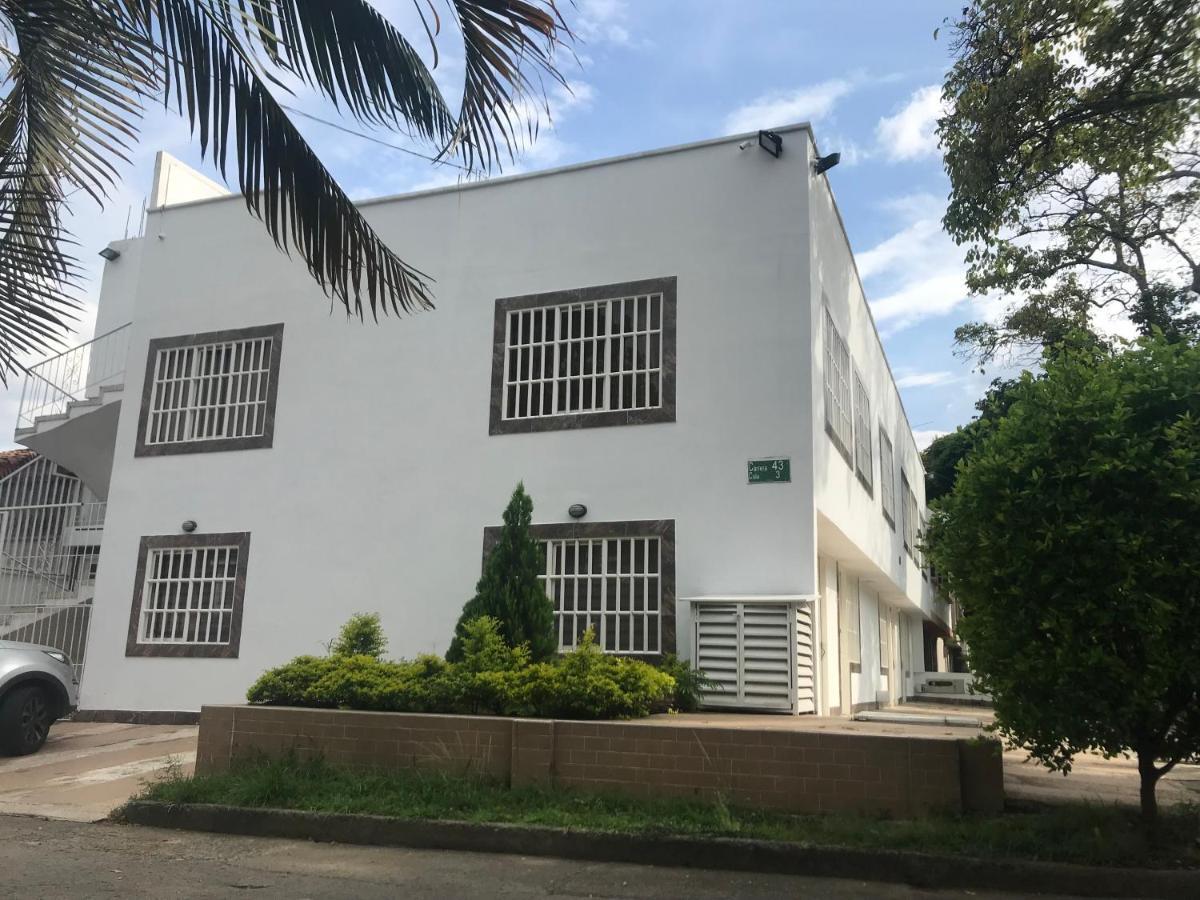 Home To Go Hostal Apartamentos Cali Exterior photo